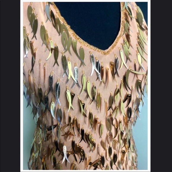 Halter top with gold metal accents - Picture 3 of 7